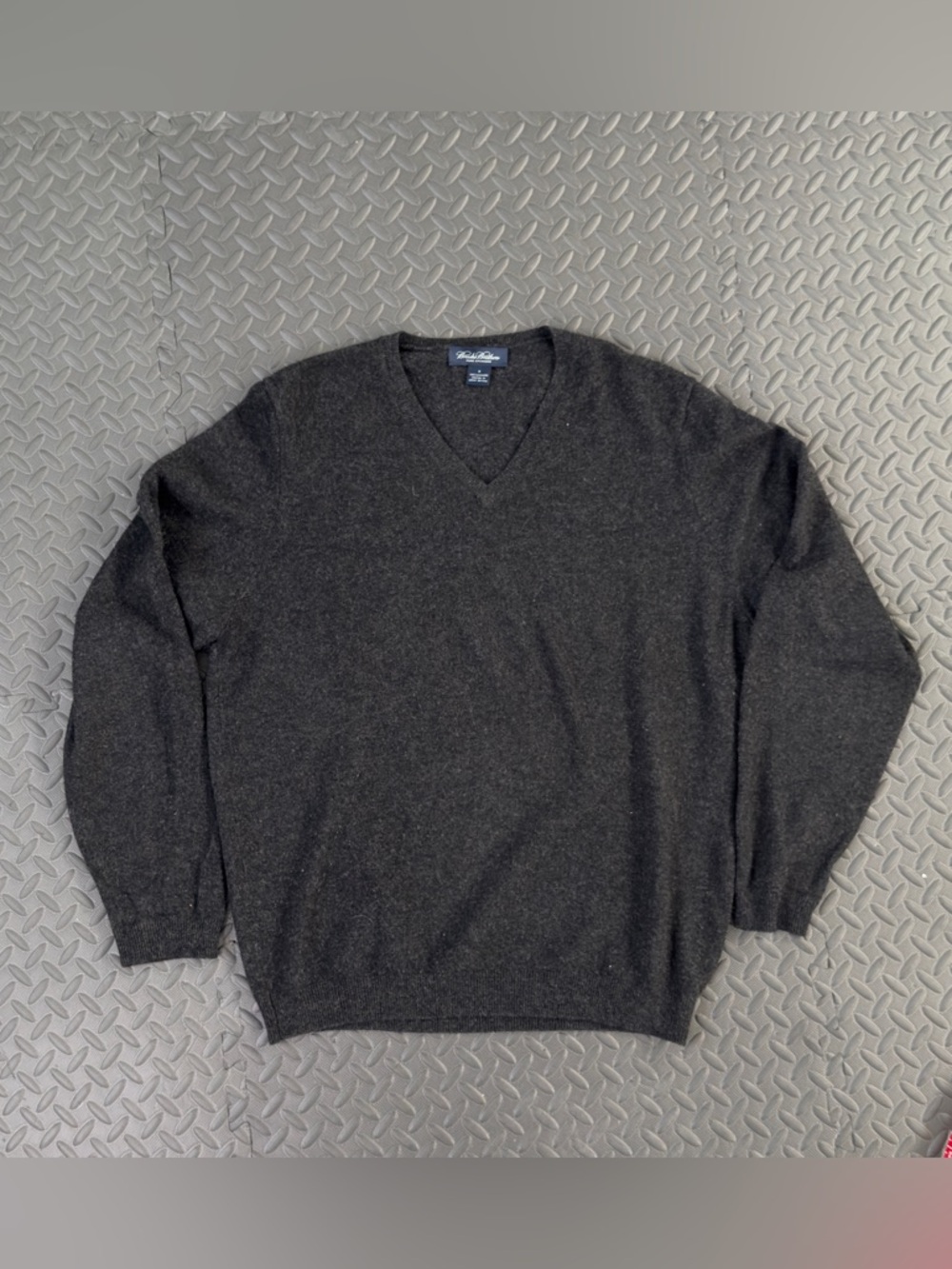 Brooks Brothers Men’s Charcoal V-Neck Sweater